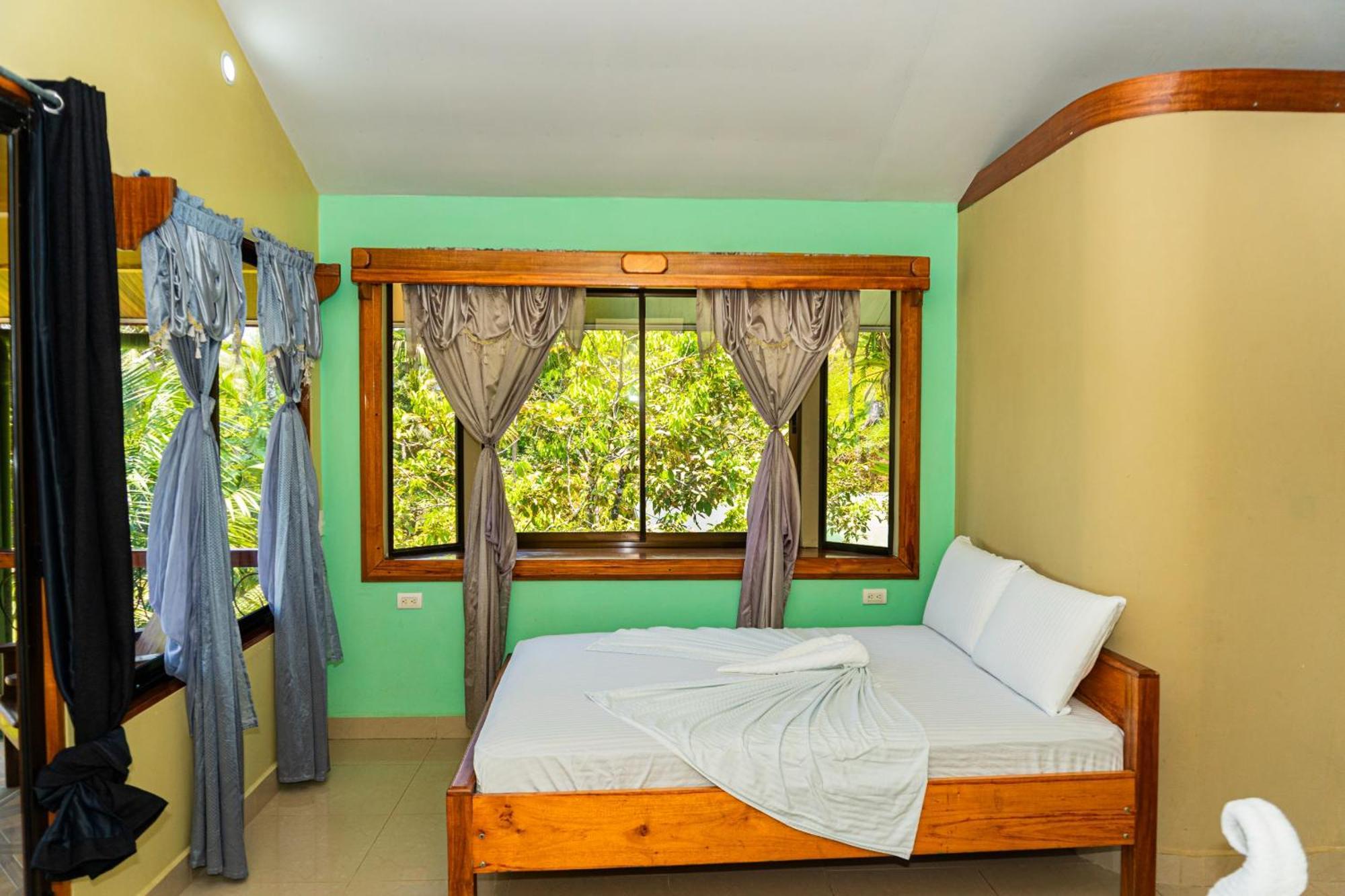 Hotel Rancho Corcovado 2*